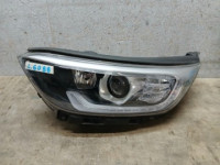far prednji dio lijeva kia stonic leća 92101-h8 92101-H8