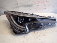 far prednji dio prednja desna toyota corolla e21 2019- full led 81110-