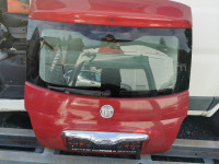 fiat 500 zadnja hauba