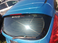 Ford fiesta 2013-spojler na zadnjoj hubi .