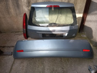 Ford Fiesta stražnji branik, stražnja lijeva lampa i stražnja hauba