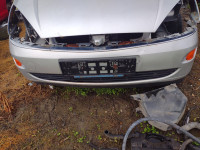 Ford Focus 1 prednji branik