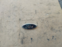 Ford Focus Fiesta Transit stražnji znak na haubi 3M51-425A52-A -AB -AC