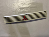 GALANT prednja maska ​​MITSUBISHI MB319282