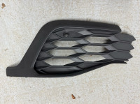 Golf 8 rozeta branika desna. 5H0853666G