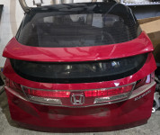 HONDA CIVIC VIII 2006-2011 VRATA PRTLJAŽNIKA SA TYPE R SPOJLEROM