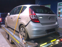 Hyundai i30 1,4 16V karamboliran sa slika prodajem u dijelovima