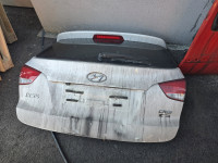 Hyundai ix35 zadnja hauba