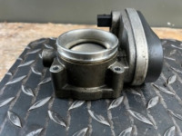 klapna gasa bmw e87 13541439224-04 1354143922404