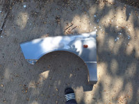 lijevi blatobran suzuki swift 90g.