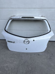 Mazda 2 zadnja hauba