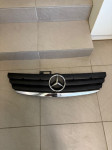 Mercedes A klasa prednja maska , kao nova sa znakom