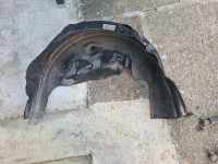 Mercedes a klasa w176 zadnja lijeva zastita ispod blatobrana