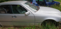 Mercedes-benz C klasa 200 i 1996 godina DIJELOVI