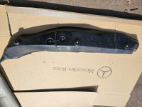 MERCEDES -BENZ W205 PREDNJI LIJEVI BLATOBRAN ​​PLASTIČNA ZAŠTITA