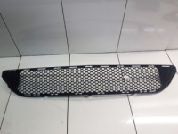 mercedes c w204 rešetka branika prednji dio srednja a2048850153 MERCED