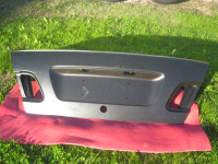 Hauba prtljažnika zadnja NOVA za mercedes E klase 2001--2002 god.
