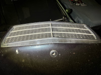 Mercedes E Klasa W210 Prednja Maska