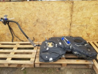 mercedes gls x167 2022 diesel spremnik rezervoar pumpa za gorivo a1674