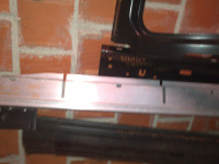 Mercedes ML 164 2005+ nosač d. ukrasnog praga prodajem novo