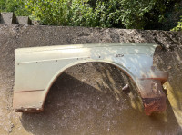 Mercedes w123 prednji desni blatobran