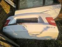 mercedes w211 e klasa zadnja hauba