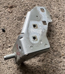 Nosač desni prednji dio Renault Captur, Clio IV, 641802835R