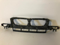 Nosač za pojačanje prednjeg branika x3 e83 bmw