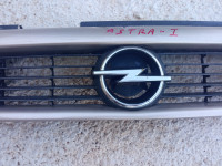 Opel Astra "F" prednja maska i znak