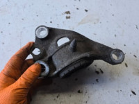 opel astra k 5 v držač wpornik držač osi greda desni 39029212 AS