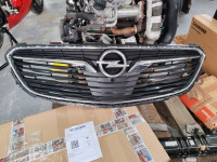 Opel Insignia B prednja maska