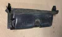 PASSAT B3 usmjerivač zraka VW zaštita 357 121 283 357121283