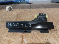 Peugeot 208 2015> desni prag prednji dio