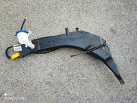 Peugeot 308 T9 posuda vode brisača 9819955680