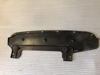 Plastični prednji branik za BMW serije 5 f11 7233899 Stražnji poklopac