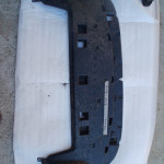 plastika ispod hladnjaka