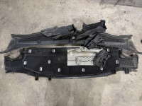 PLASTIKE ISPOD SAJBE FORD S-MAX 2016