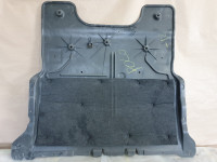 Polo 16- PVC ispod motora