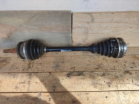 poluosovina lijevi prednji dio volkswagen transporter t5 1.9 tdi 7h040