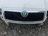 PREDNJA MASKA SA ZNAKOM - ŠKODA FABIA (2000-2007)