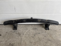 Prednja udarna greda bmw 3 e90/e91 2010