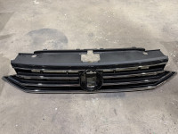 PREDNJA ZAMJENSKA MASKA PASSAT B8 2016