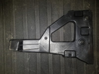 Prednji bočni desni nosač branika Audi a6 04-