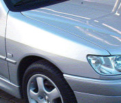 Prednji desni blatobran za Peugeot 306