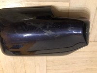 Prodajem zaštinu plastiku za retrovizor VW ( met. plave boje )