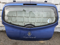 Renault Twingo 2 STRAŽNJA HAUBA