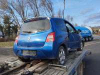 Renault  twingo zadnju haubu, 2008 godina , 150 eura sa staklom