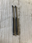 Amortizeri serije 3 e90 e91 poklopac motora BMW 7060550 amortizer