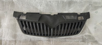 Škoda Fabia 2 II Prednja Maska
