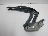 SKODA KAMIQ  654823302  SARKE HAUBY  DESNI